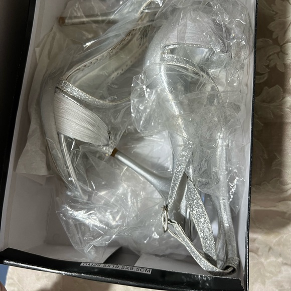 Sizzle silver decorative heels - Picture 6 of 9